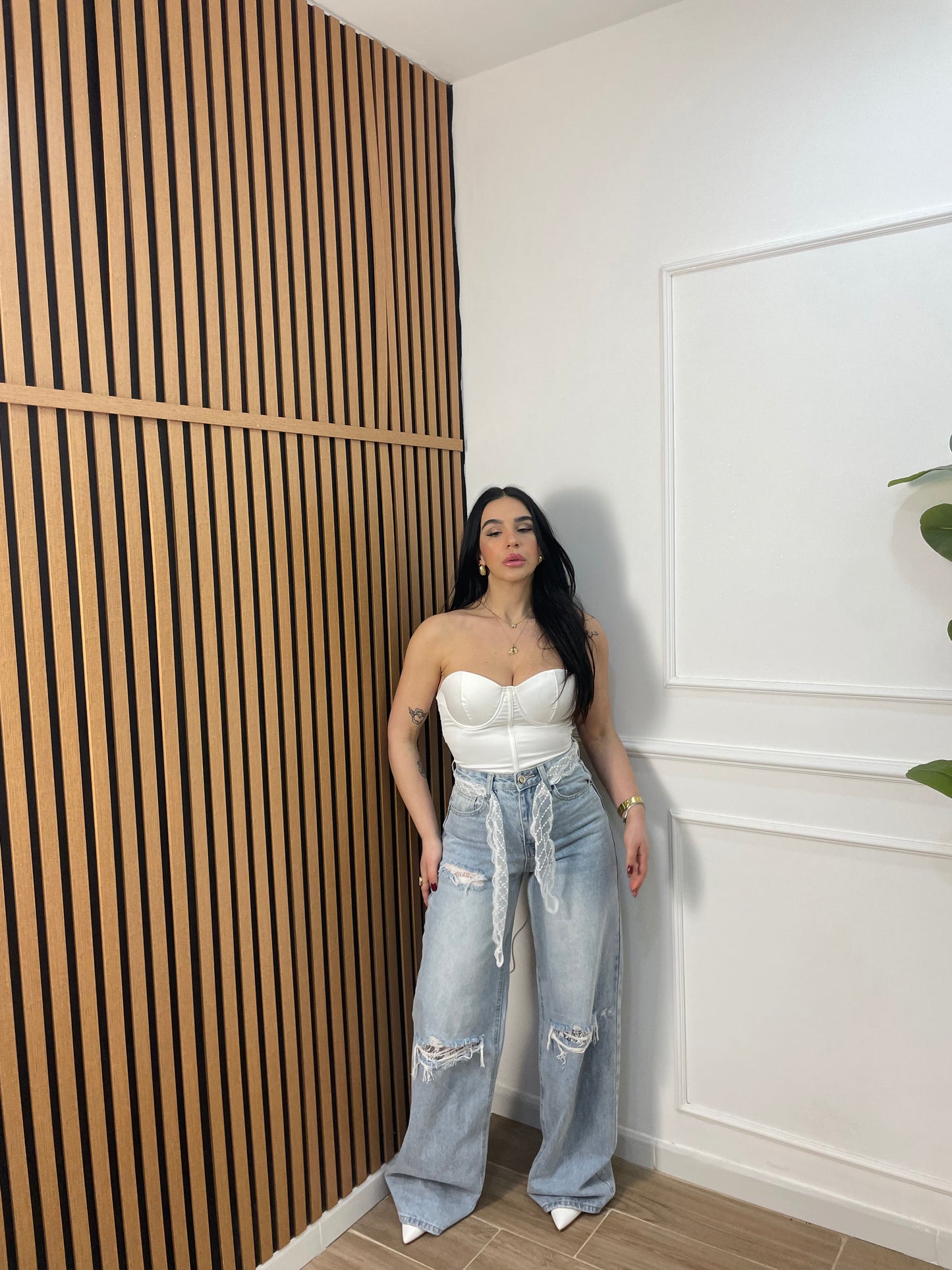 Jeans palazzo dettagli pizzo