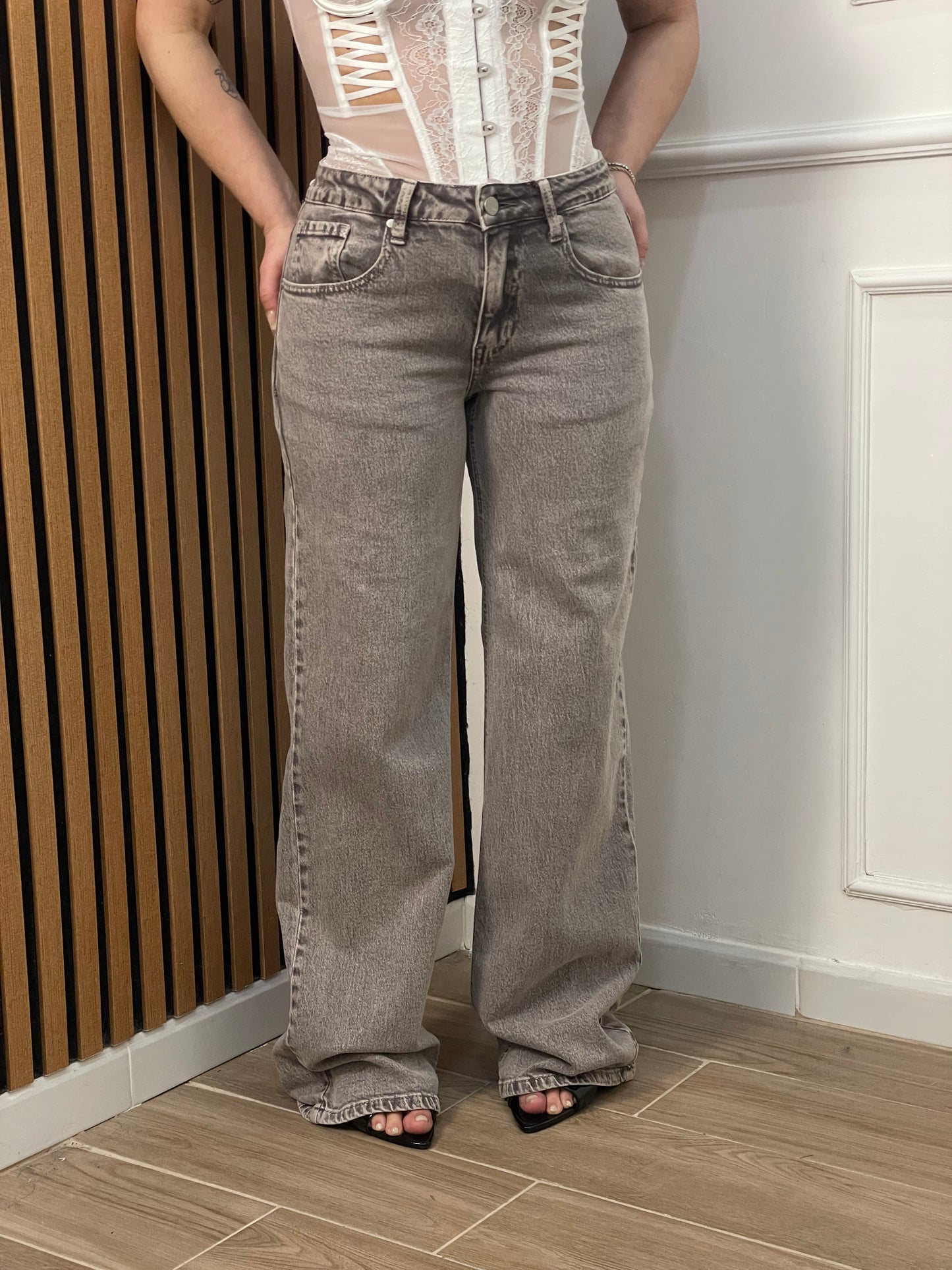 Jeans gamba dritta grigio sabbiato