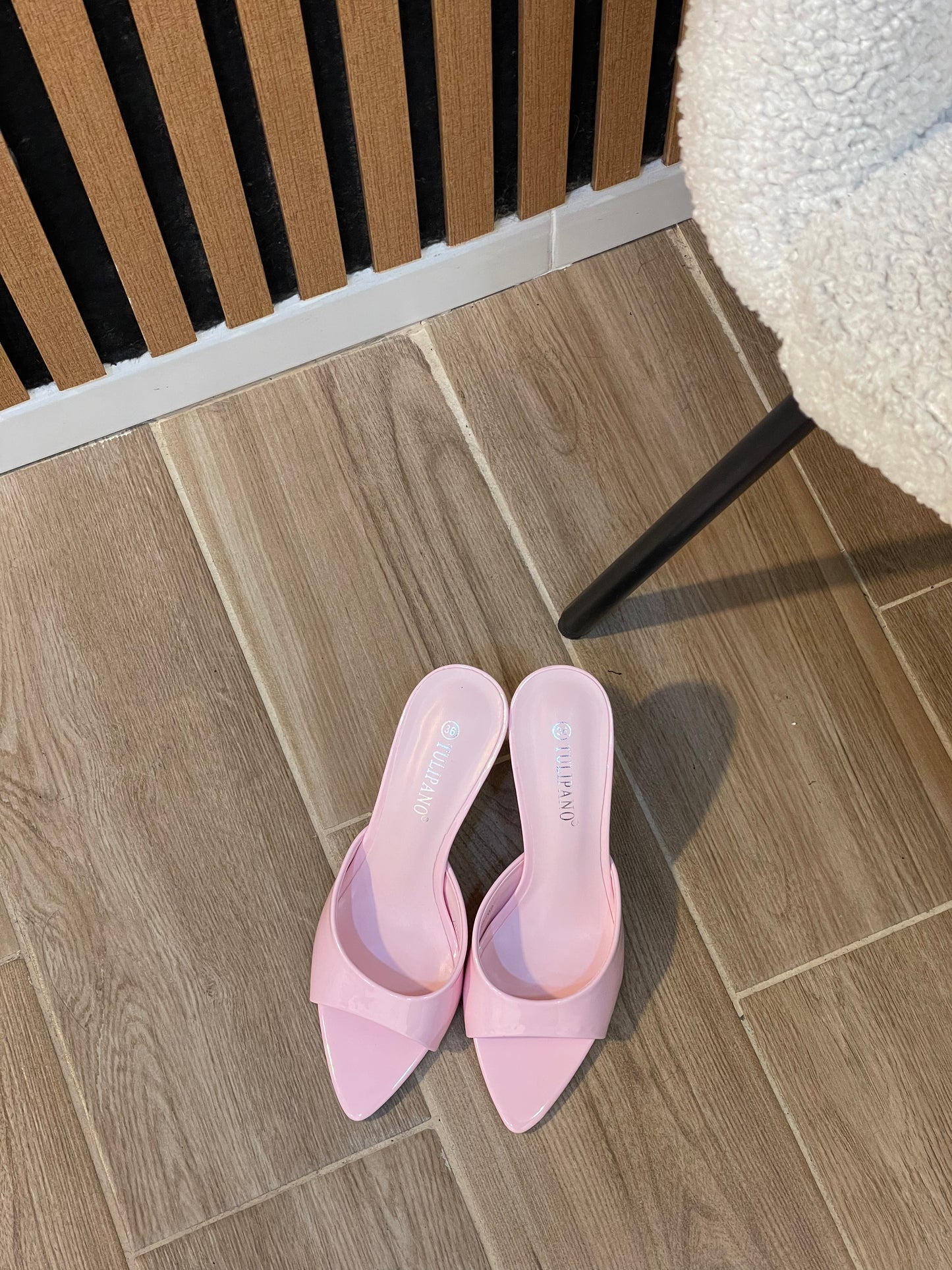 sandalo punta lucido pink