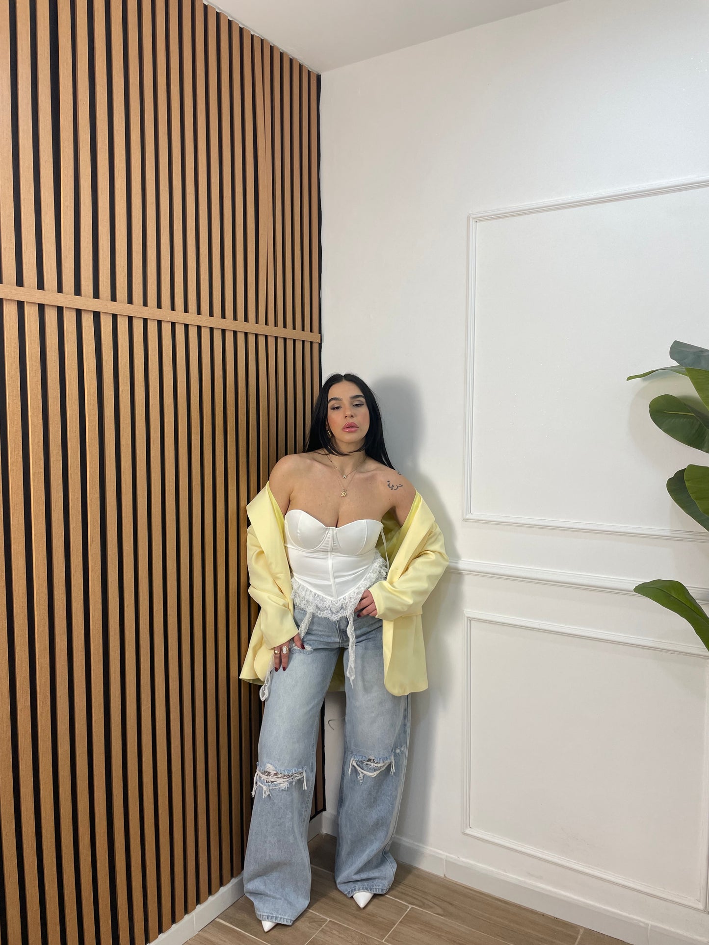 Jeans palazzo dettagli pizzo