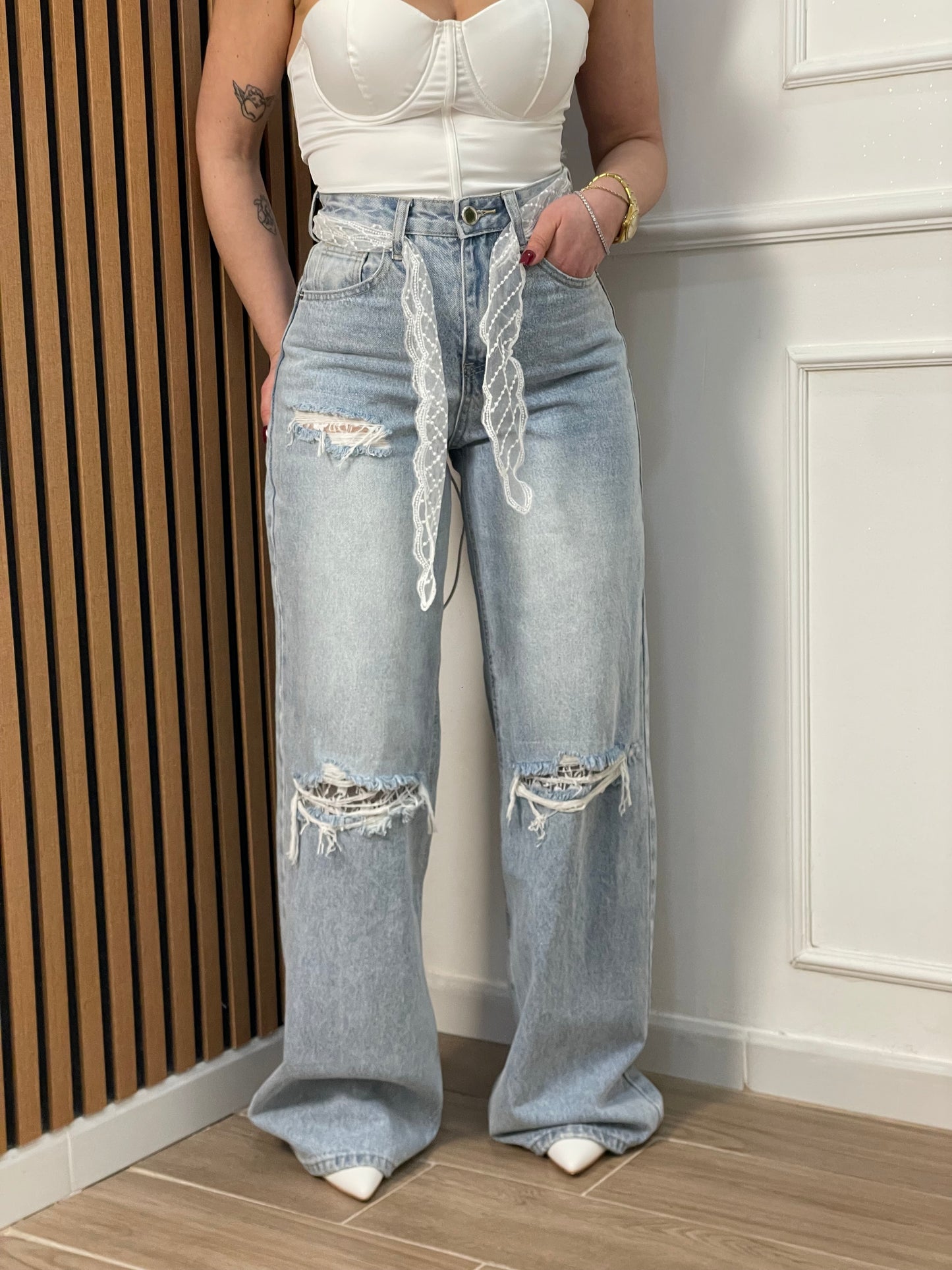 Jeans palazzo dettagli pizzo