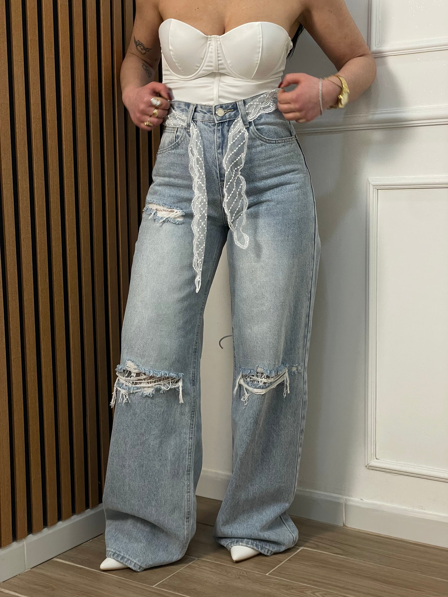 Jeans palazzo dettagli pizzo