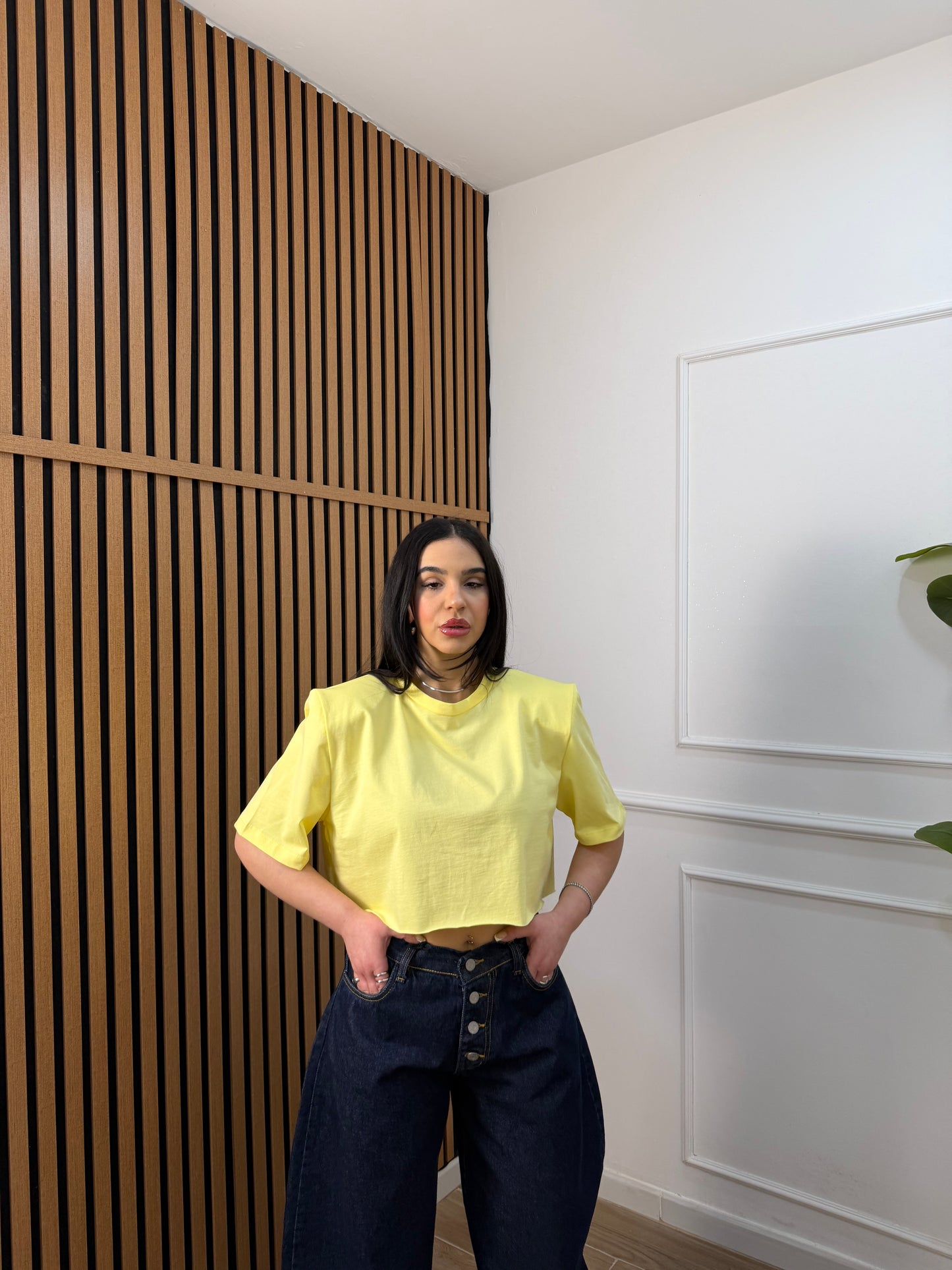 T-shirt crop spalline
