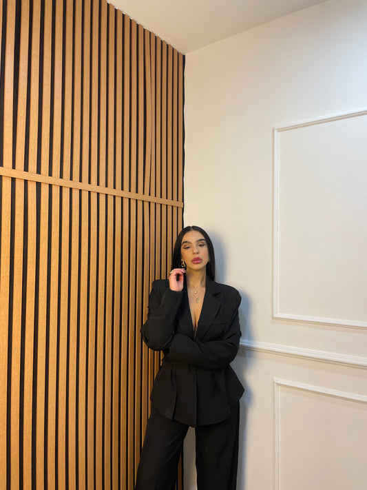 Tailleur giacca sfiancata con cintura