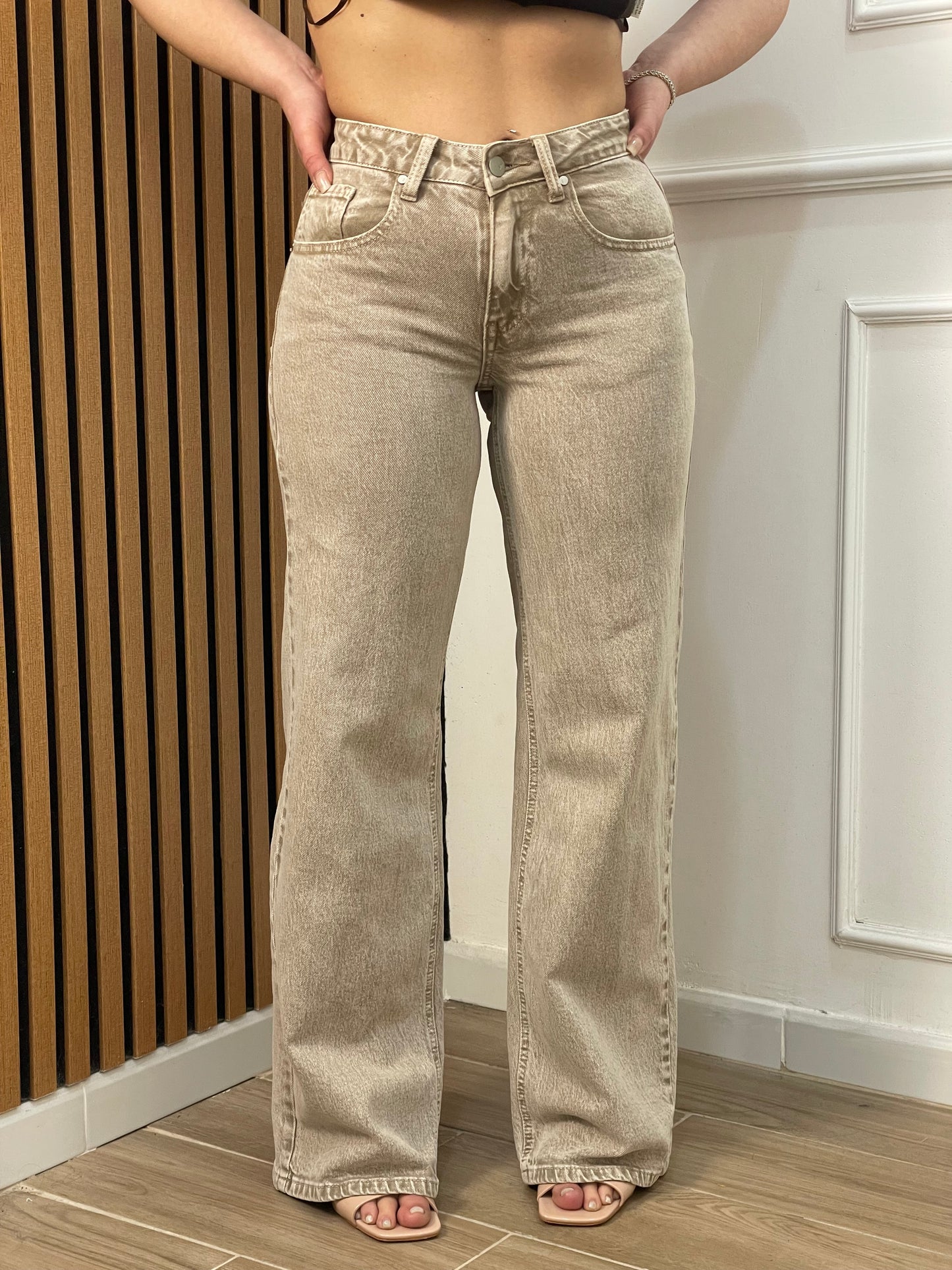 Jeans gamba dritta sabbiato beige