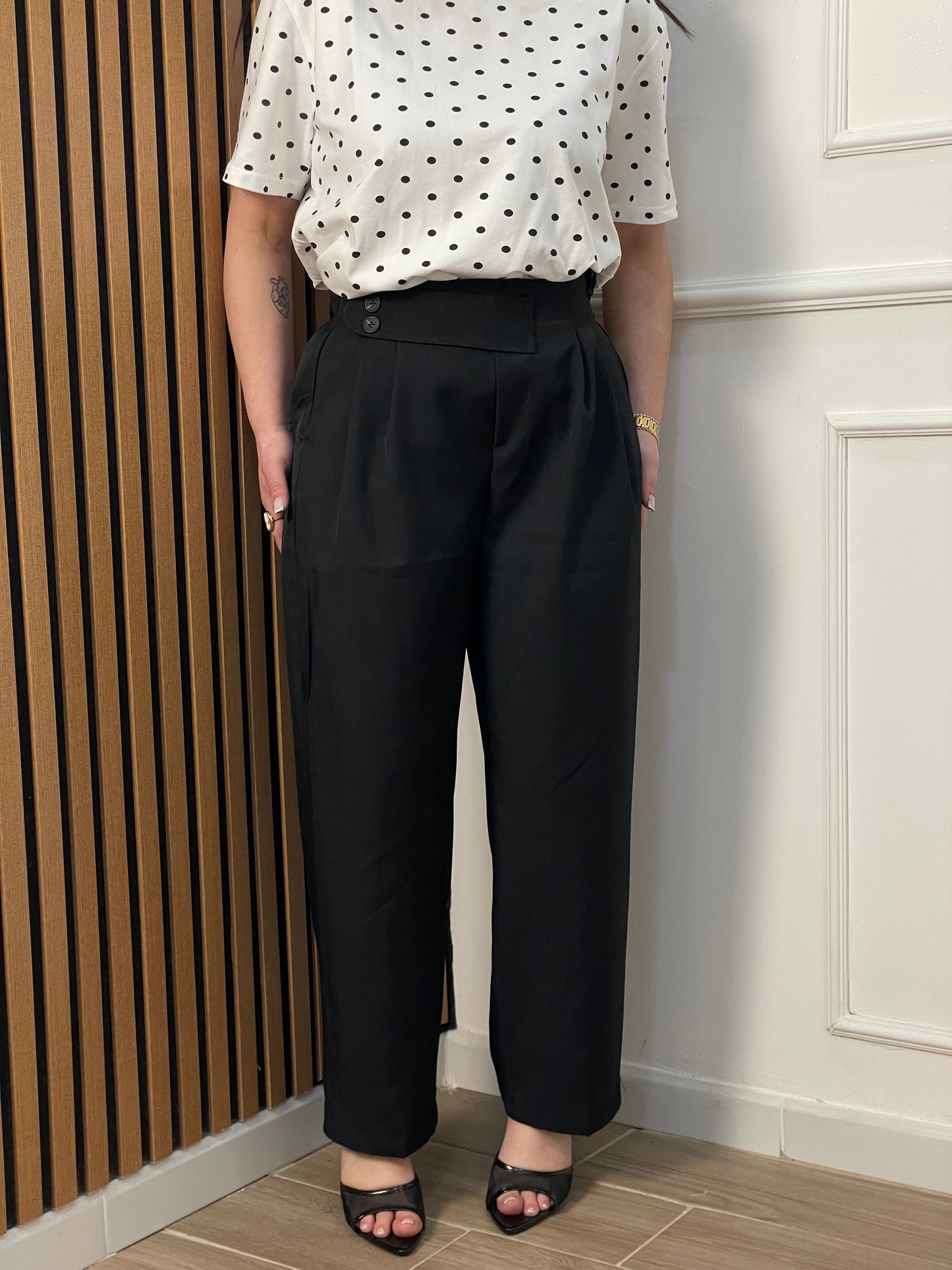 Pantalone bottoncini laterale