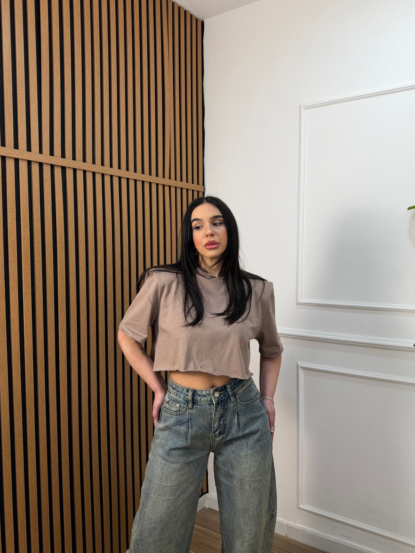 T-shirt crop spalline