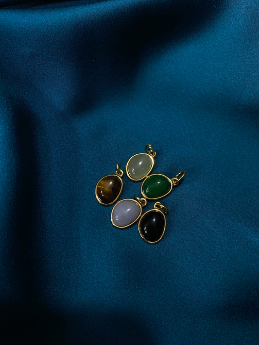 Charmes pietra colorata