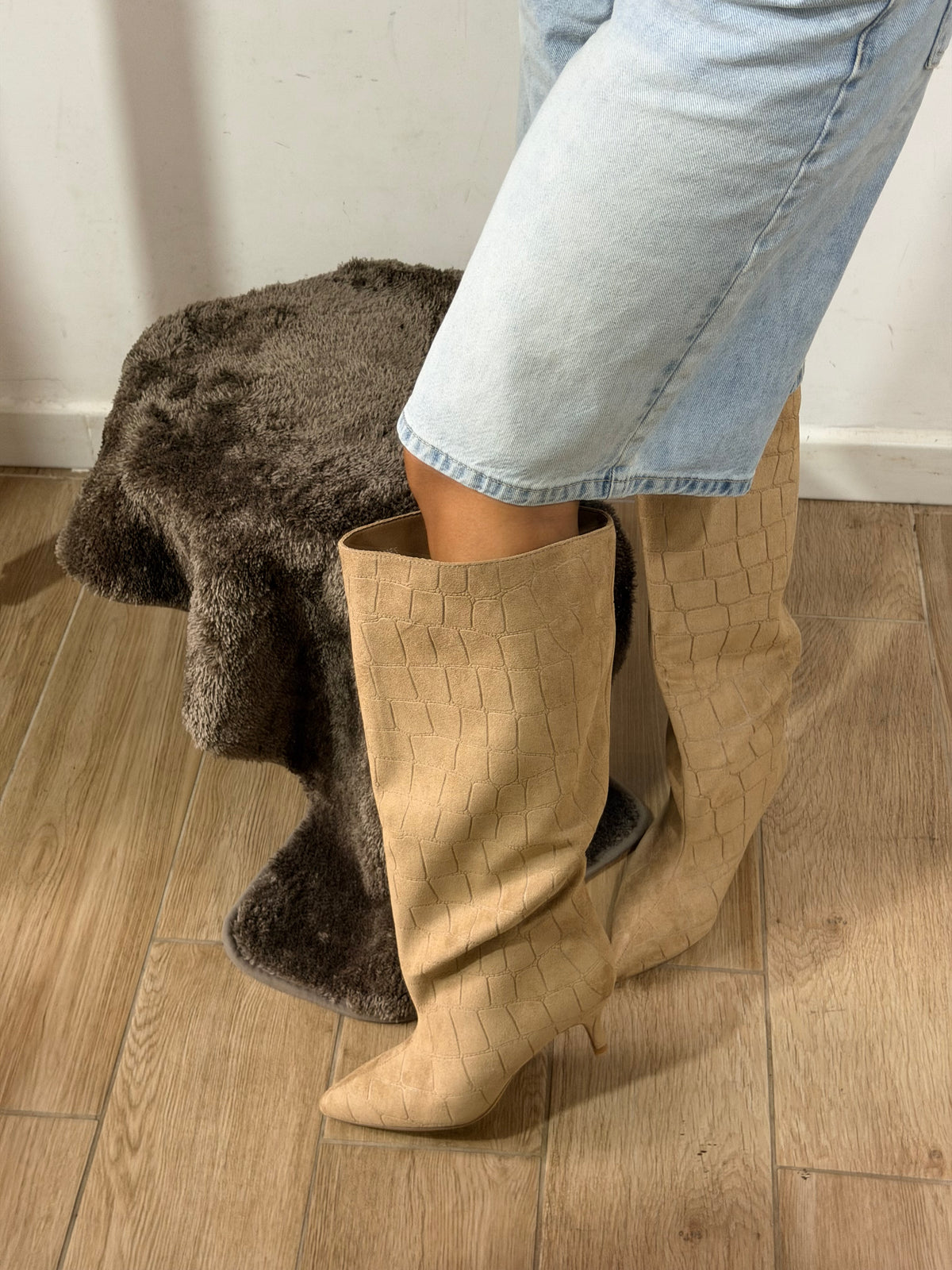 Stivale pitone ecocamoscio beige