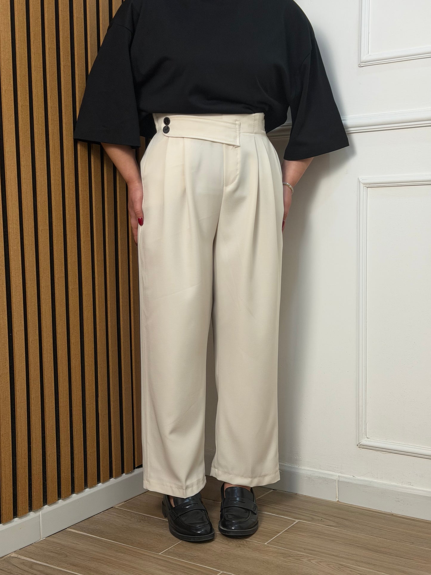 Pantalone bottoncini laterale