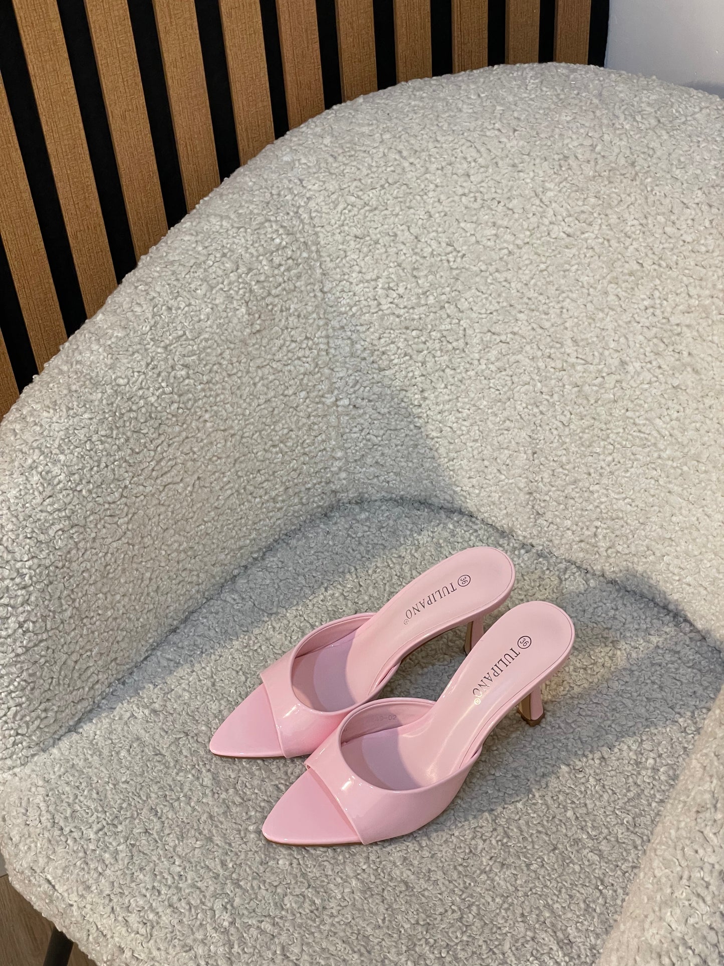 sandalo punta lucido pink