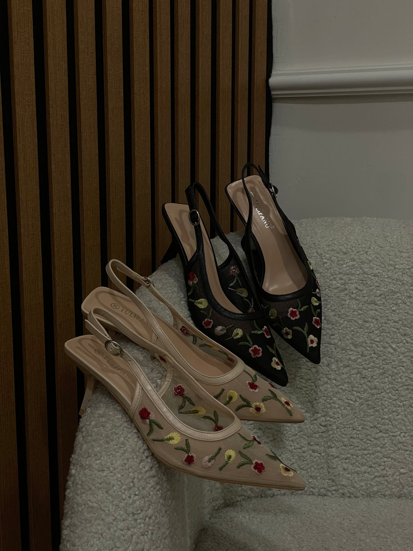 décolleté slingback flowers