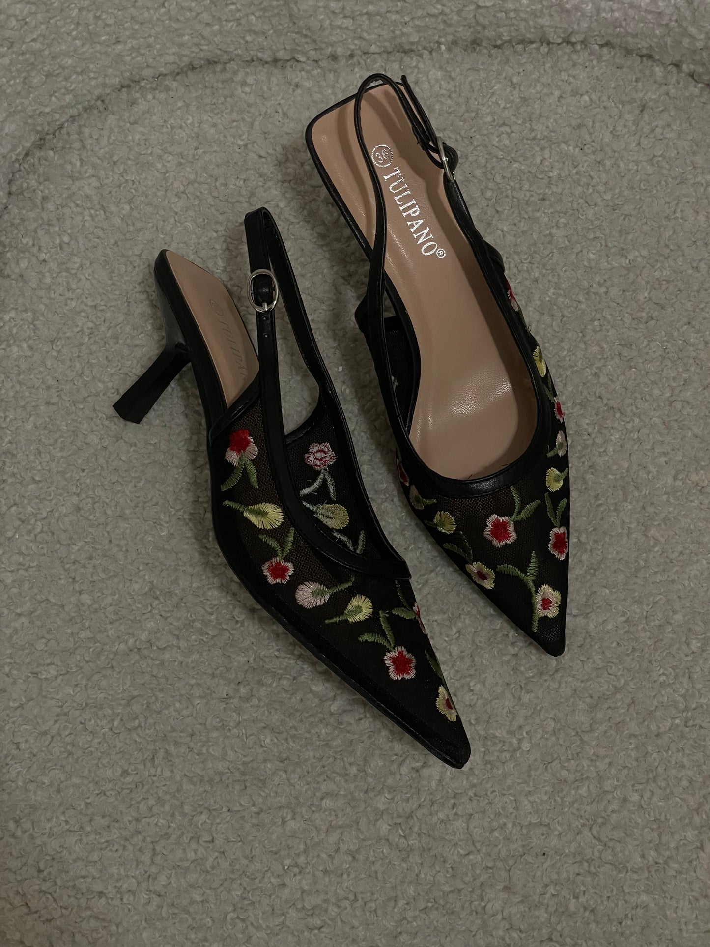 décolleté slingback flowers
